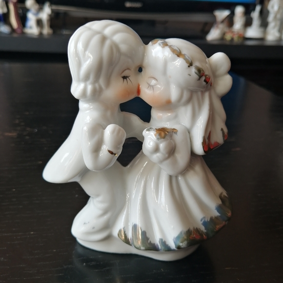 Lady Angela Accents Vintage Kissing Couple Porcelain Figurine By